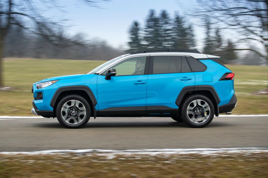  Toyota RAV4 Trail 2018 года  (CA) (фото 2 из 13)